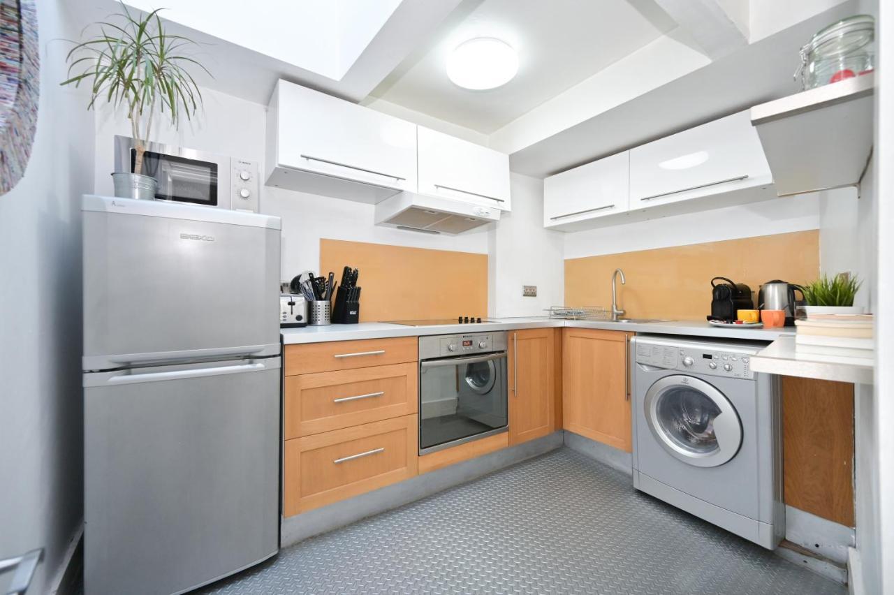 Soho, Piccadilly & Chinatown - Two Bedroom & Two Double Beds Apartment Londen Buitenkant foto