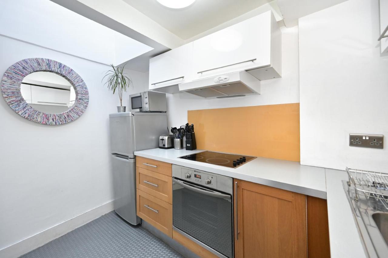 Soho, Piccadilly & Chinatown - Two Bedroom & Two Double Beds Apartment Londen Buitenkant foto