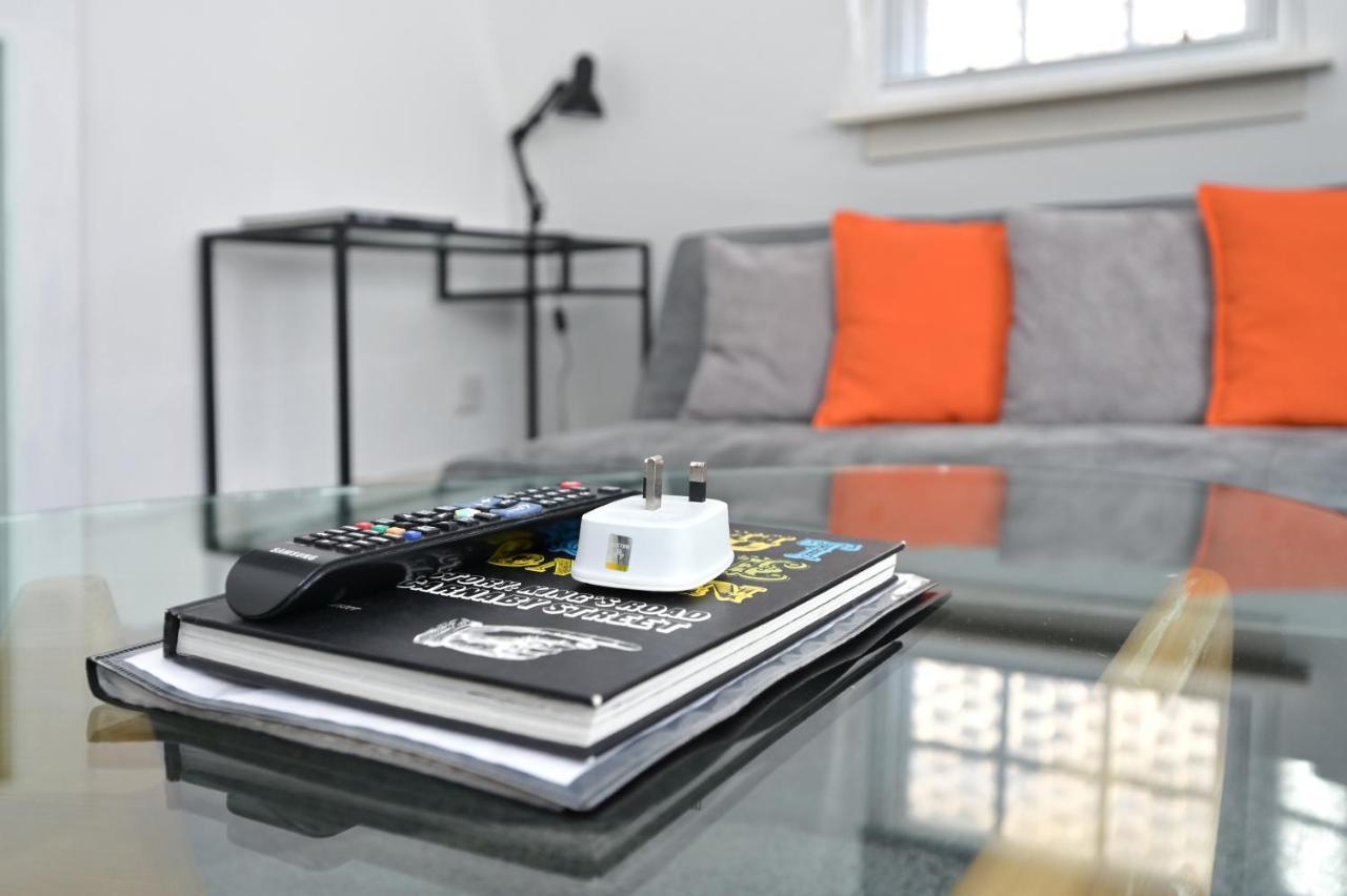 Soho, Piccadilly & Chinatown - Two Bedroom & Two Double Beds Apartment Londen Buitenkant foto