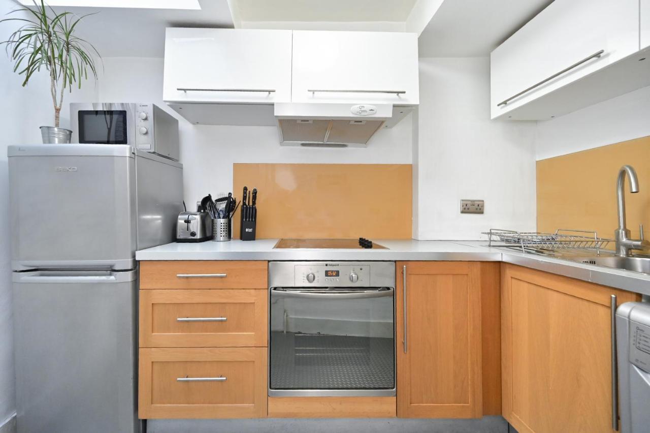 Soho, Piccadilly & Chinatown - Two Bedroom & Two Double Beds Apartment Londen Buitenkant foto