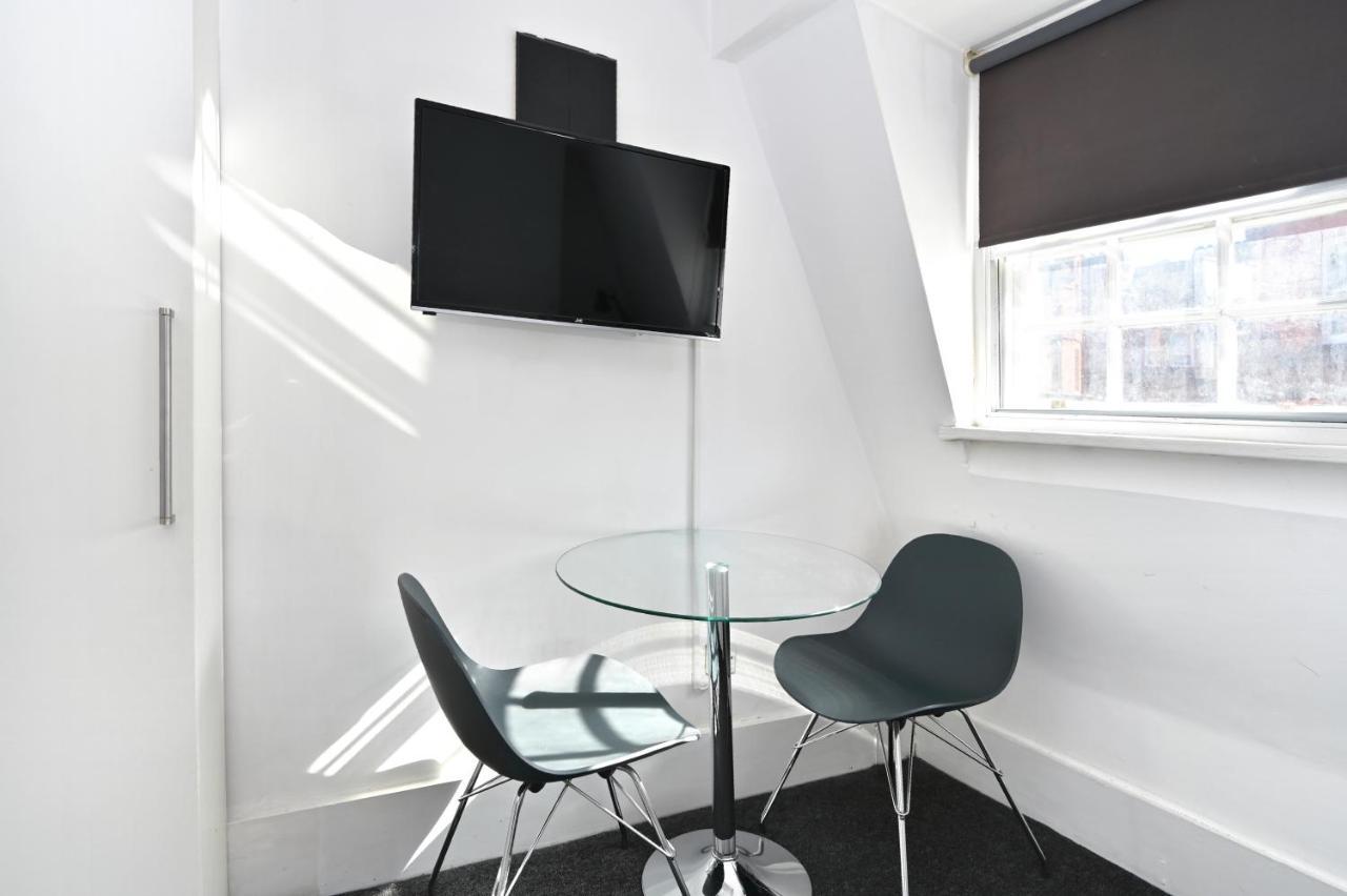 Soho, Piccadilly & Chinatown - Two Bedroom & Two Double Beds Apartment Londen Buitenkant foto